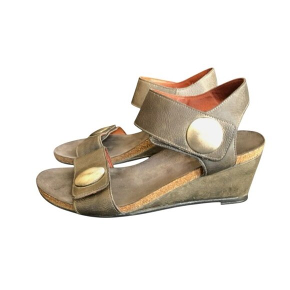 Taos Footwear Charcoal Wedges - Picture 2 of 13